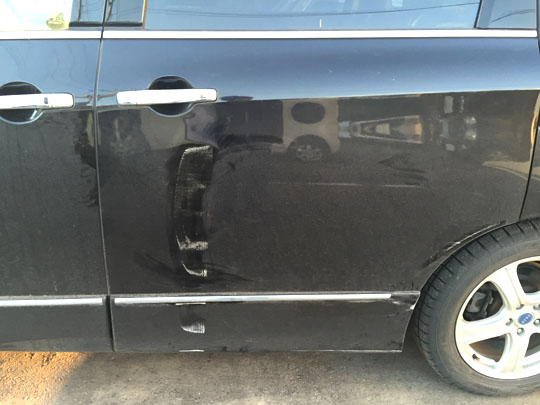 車のドア擦り傷修理代・費用事例｜エルグランド・フィット・ワゴンR
