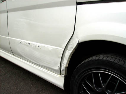 リアフェンダー クォーターパネル 交換の事例 費用 車修理 板金塗装ーｂｐナビ